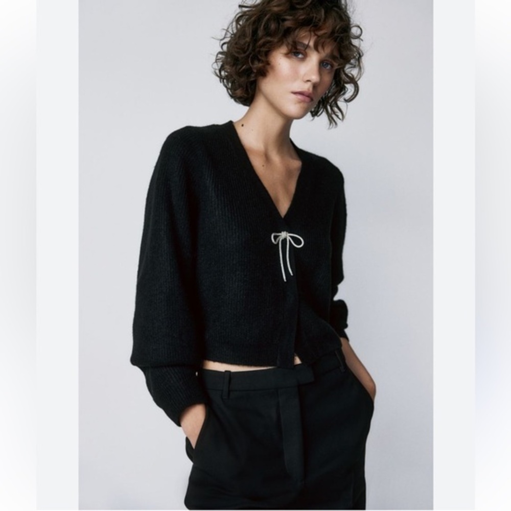 New H&M Black Silver Bow Knit Cardigan Size Small 3% Wool